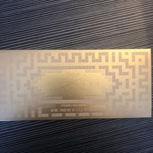 Zoeva Hertitage Eyeshadow Palette